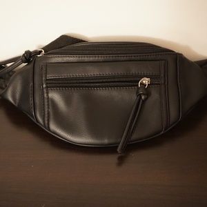Black Fanny Pack